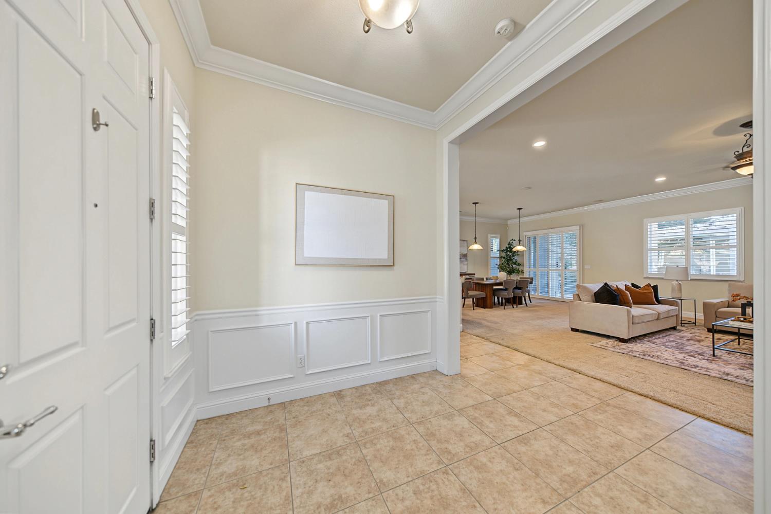 1228 Maple Leaf Ct, Manteca, CA 95336