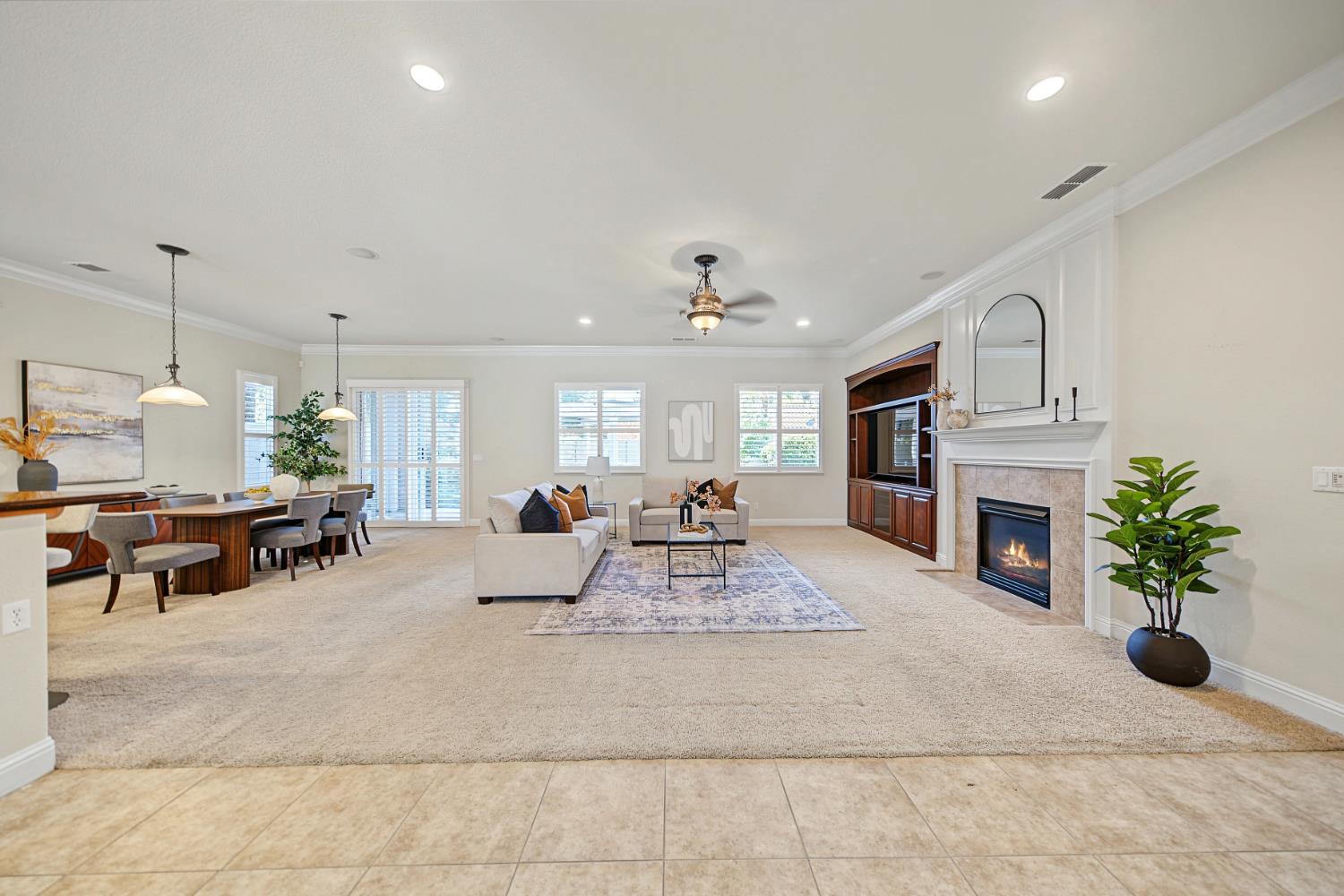 1228 Maple Leaf Ct, Manteca, CA 95336