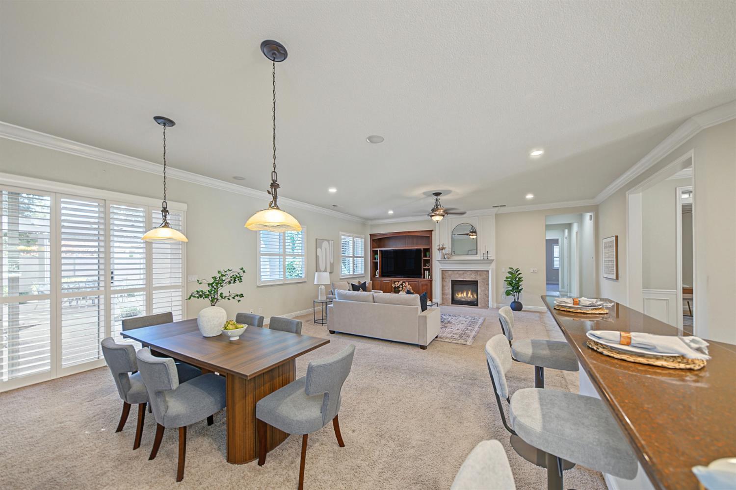 1228 Maple Leaf Ct, Manteca, CA 95336
