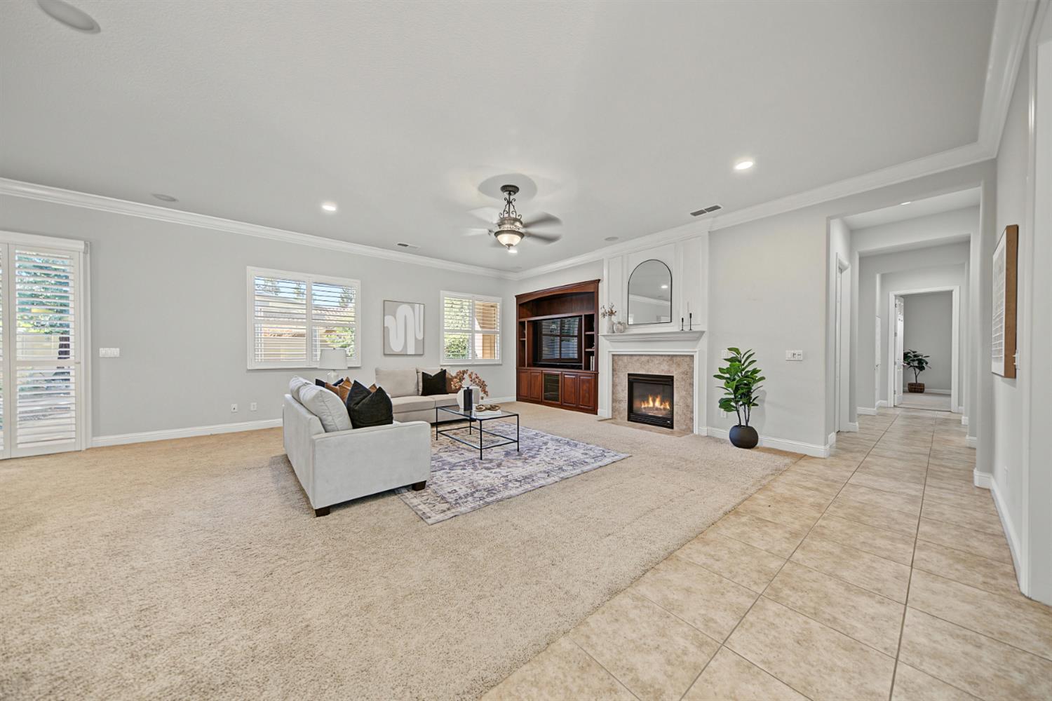 1228 Maple Leaf Ct, Manteca, CA 95336