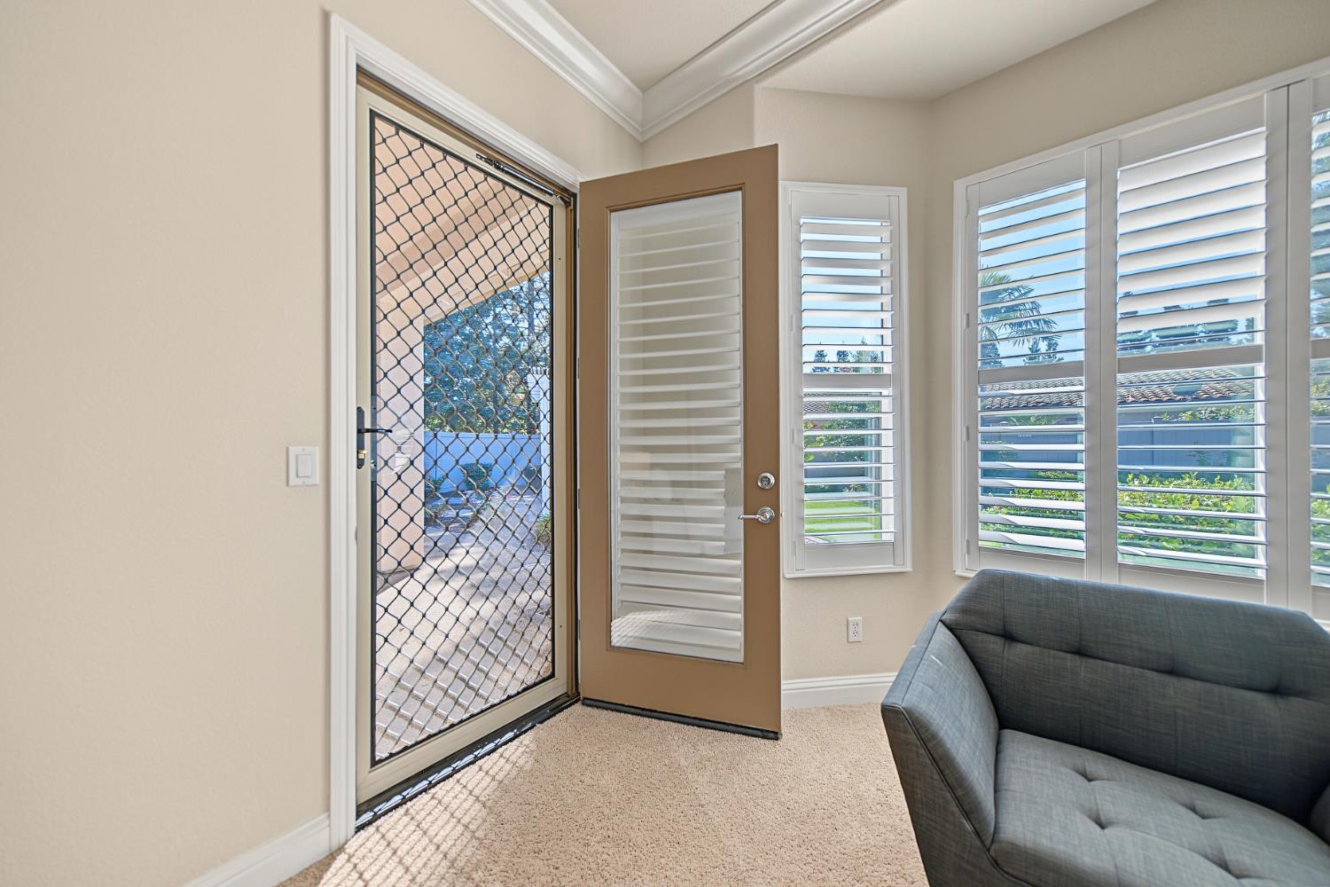 1228 Maple Leaf Ct, Manteca, CA 95336