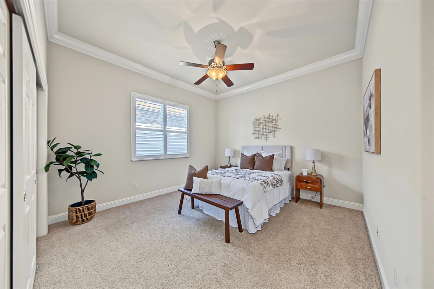1228 Maple Leaf Ct, Manteca, CA 95336