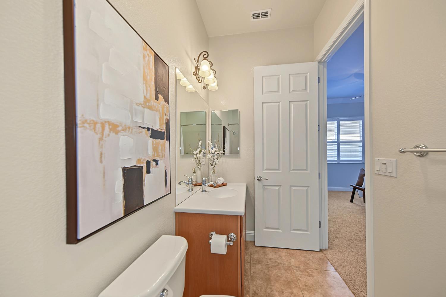 1228 Maple Leaf Ct, Manteca, CA 95336