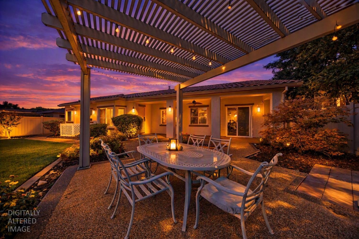 1228 Maple Leaf Ct, Manteca, CA 95336