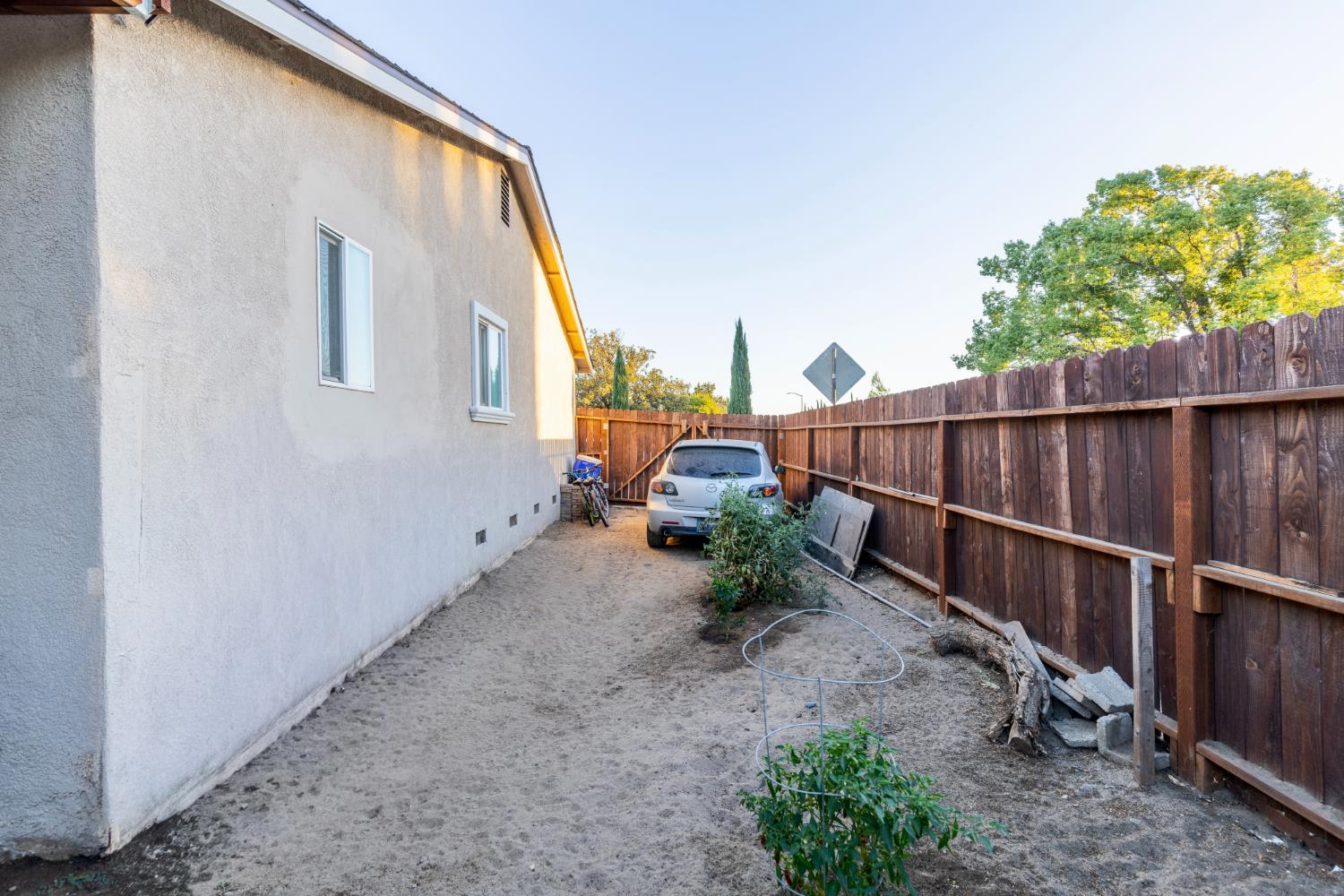 589 San Gabriel Ct, Manteca, CA 95336