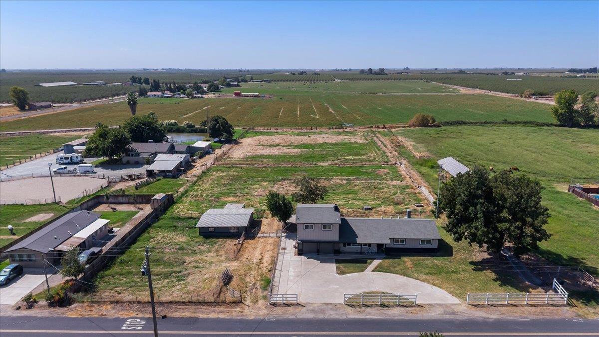 5119 Crow Rd, Oakdale, CA 95361