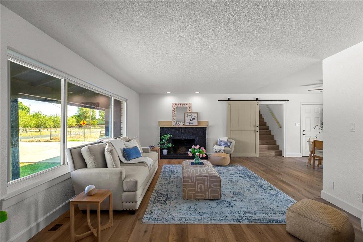 5119 Crow Rd, Oakdale, CA 95361