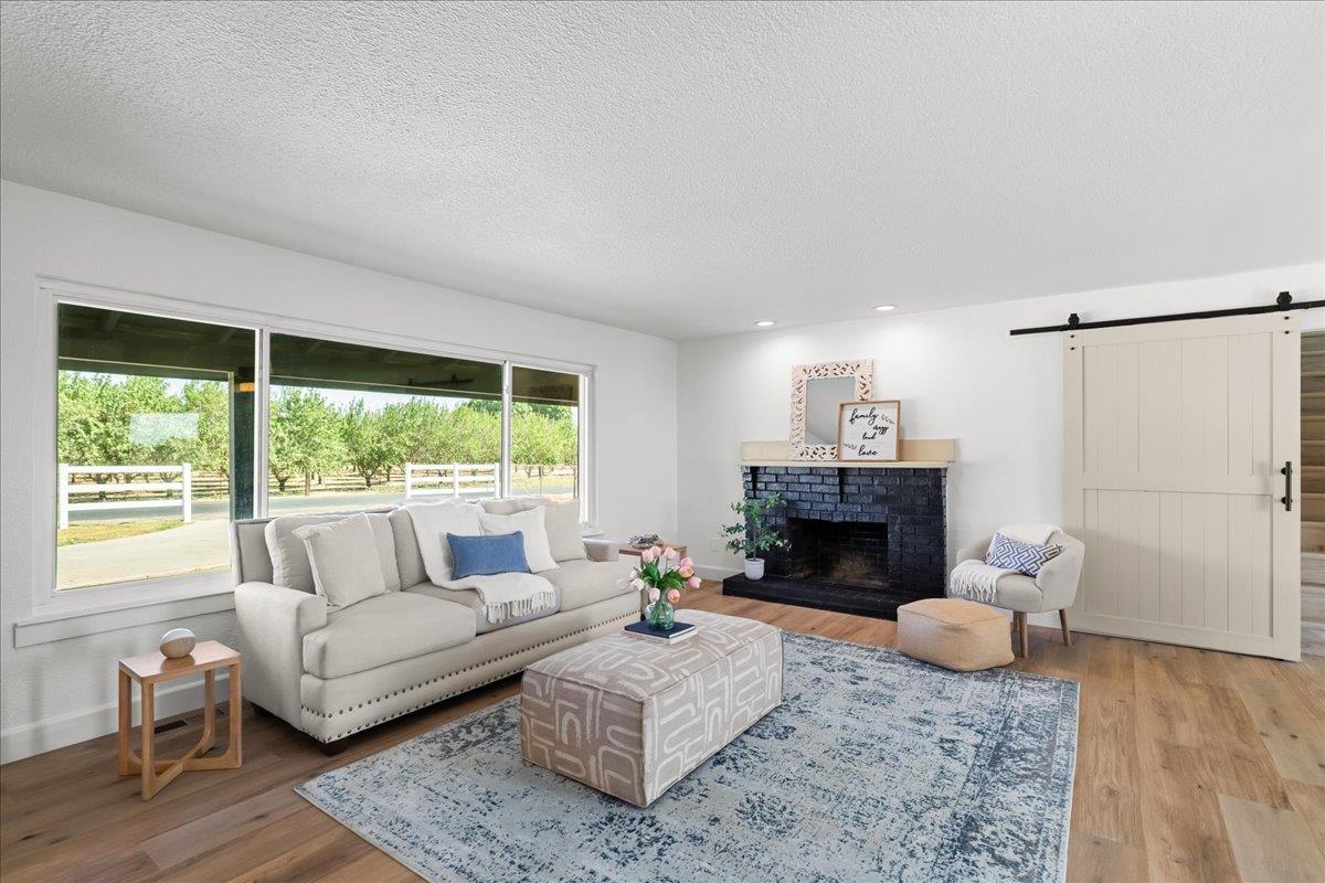 5119 Crow Rd, Oakdale, CA 95361