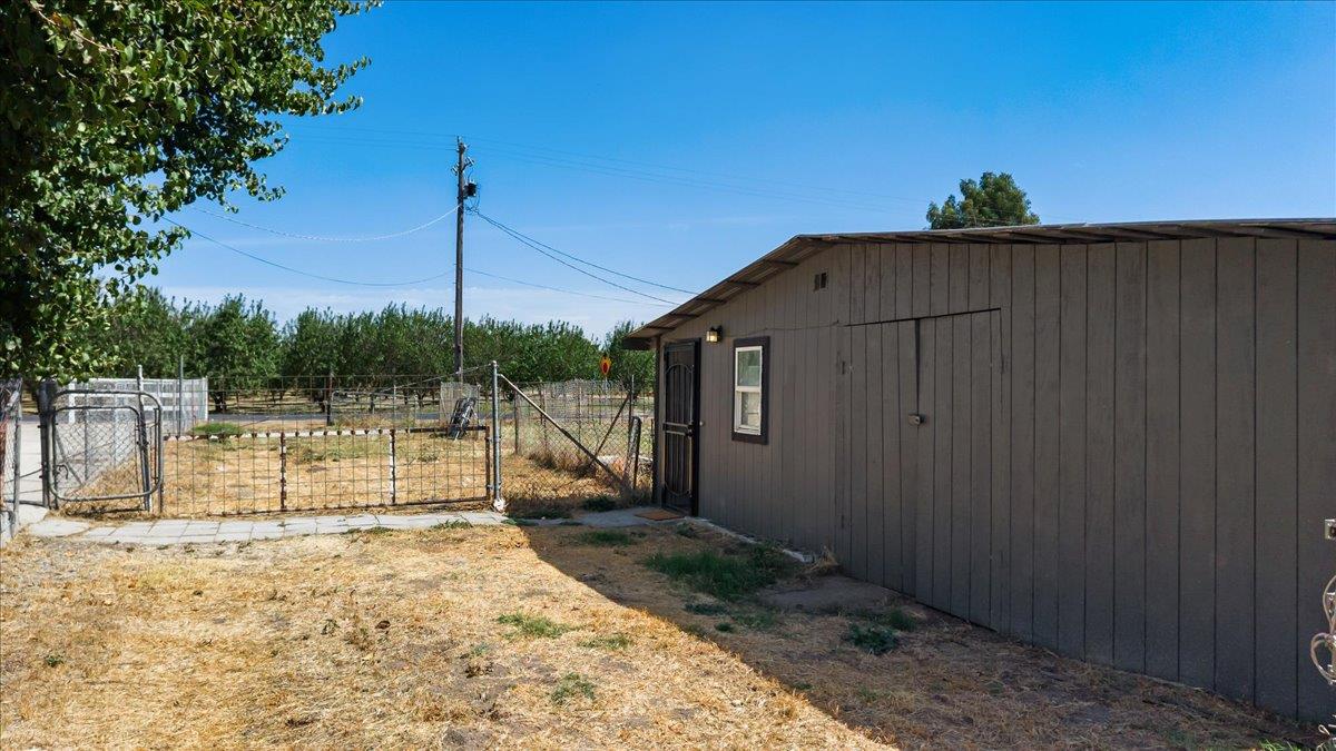 5119 Crow Rd, Oakdale, CA 95361