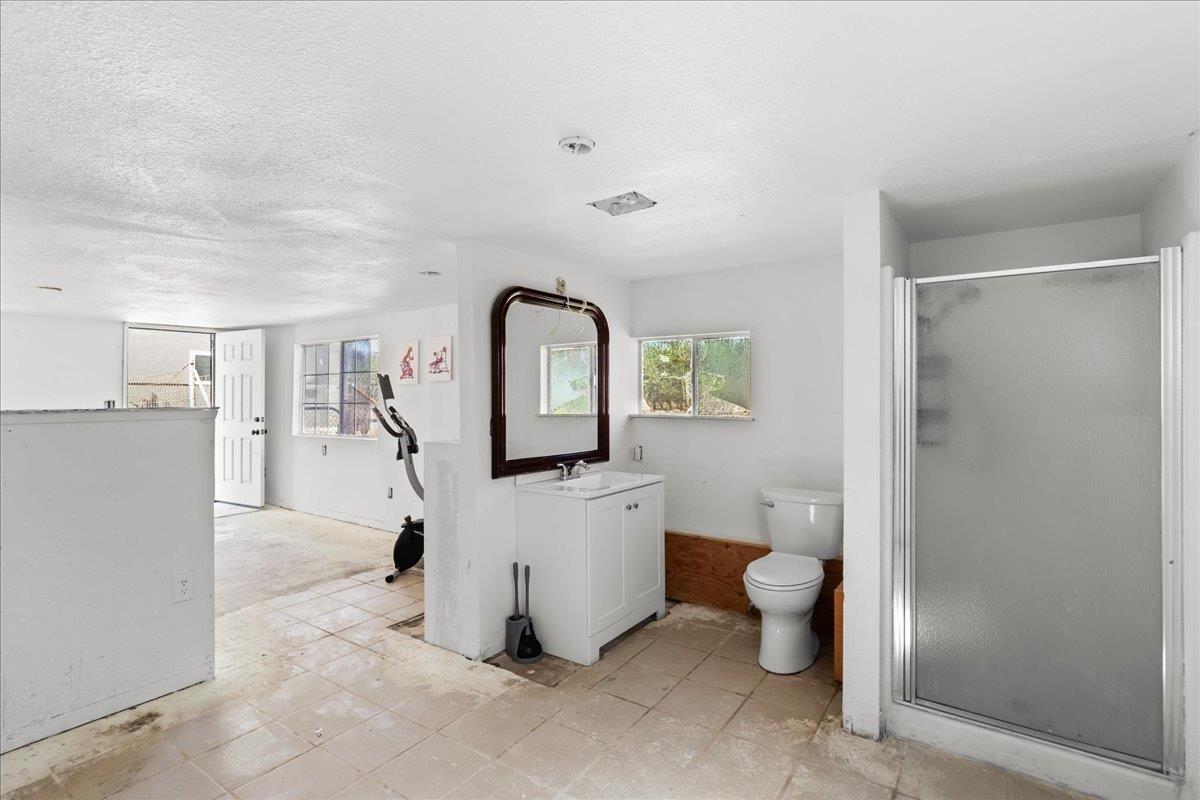 5119 Crow Rd, Oakdale, CA 95361