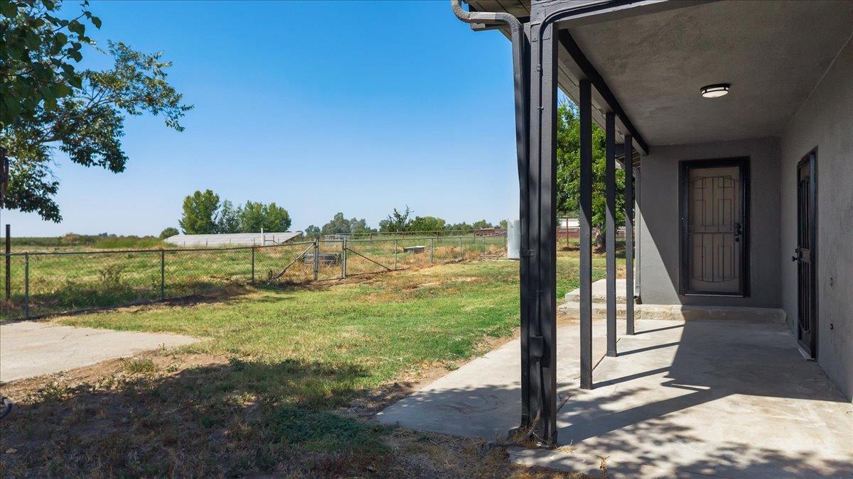 5119 Crow Rd, Oakdale, CA 95361