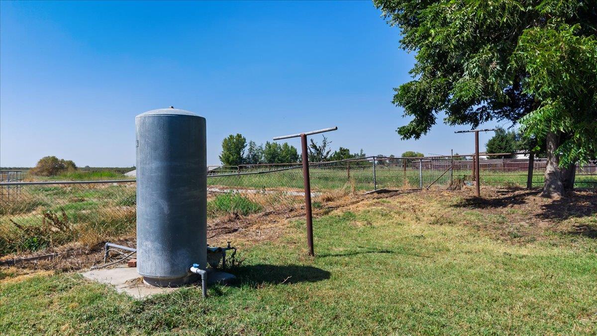 5119 Crow Rd, Oakdale, CA 95361