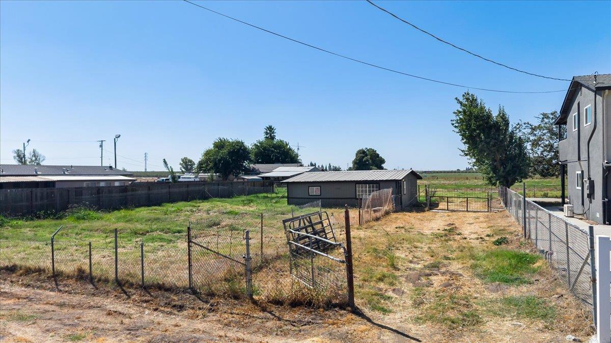 5119 Crow Rd, Oakdale, CA 95361