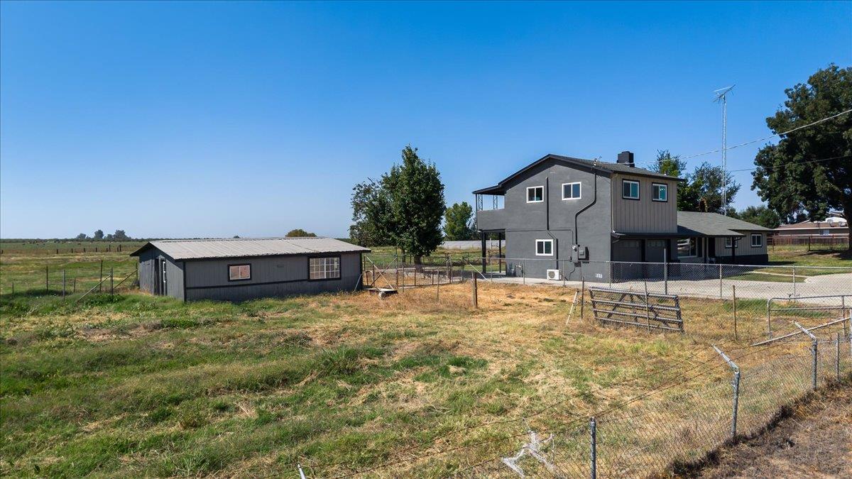 5119 Crow Rd, Oakdale, CA 95361