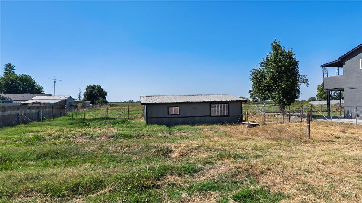 5119 Crow Rd, Oakdale, CA 95361