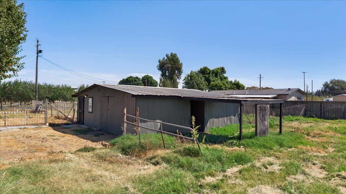 5119 Crow Rd, Oakdale, CA 95361