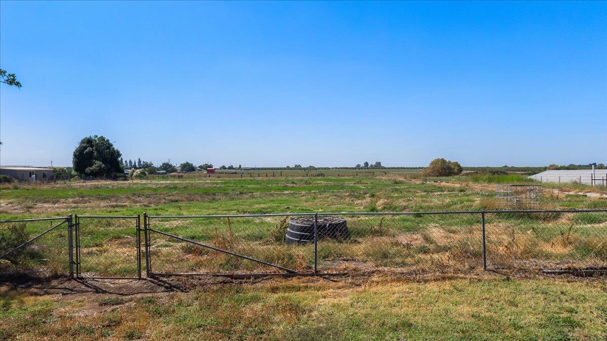 5119 Crow Rd, Oakdale, CA 95361