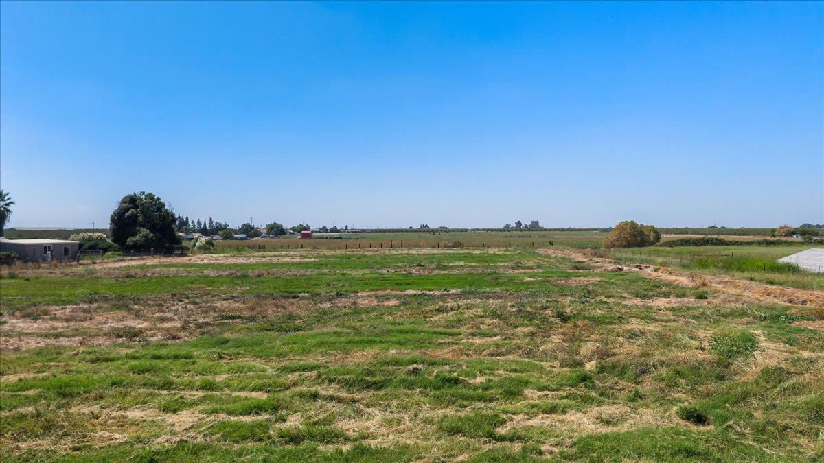 5119 Crow Rd, Oakdale, CA 95361