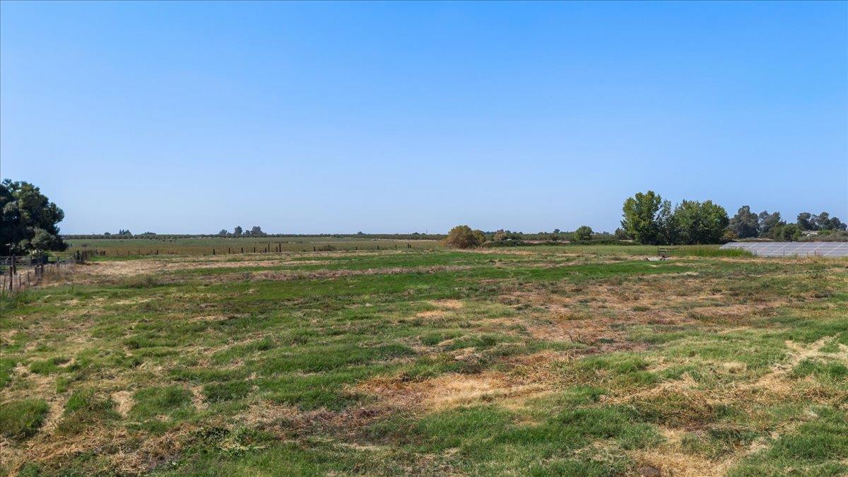 5119 Crow Rd, Oakdale, CA 95361