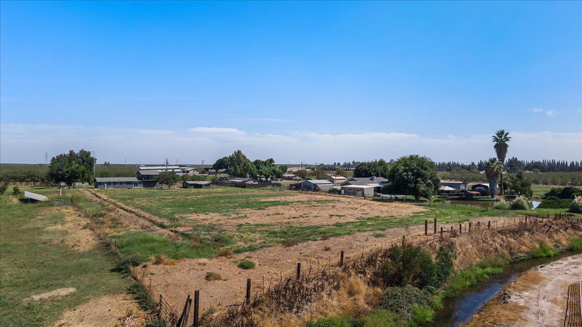 5119 Crow Rd, Oakdale, CA 95361