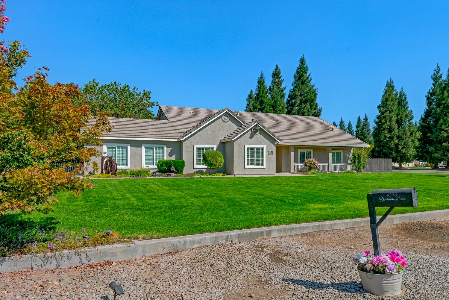6220 Yorkshire Dr, Atwater, CA 95301
