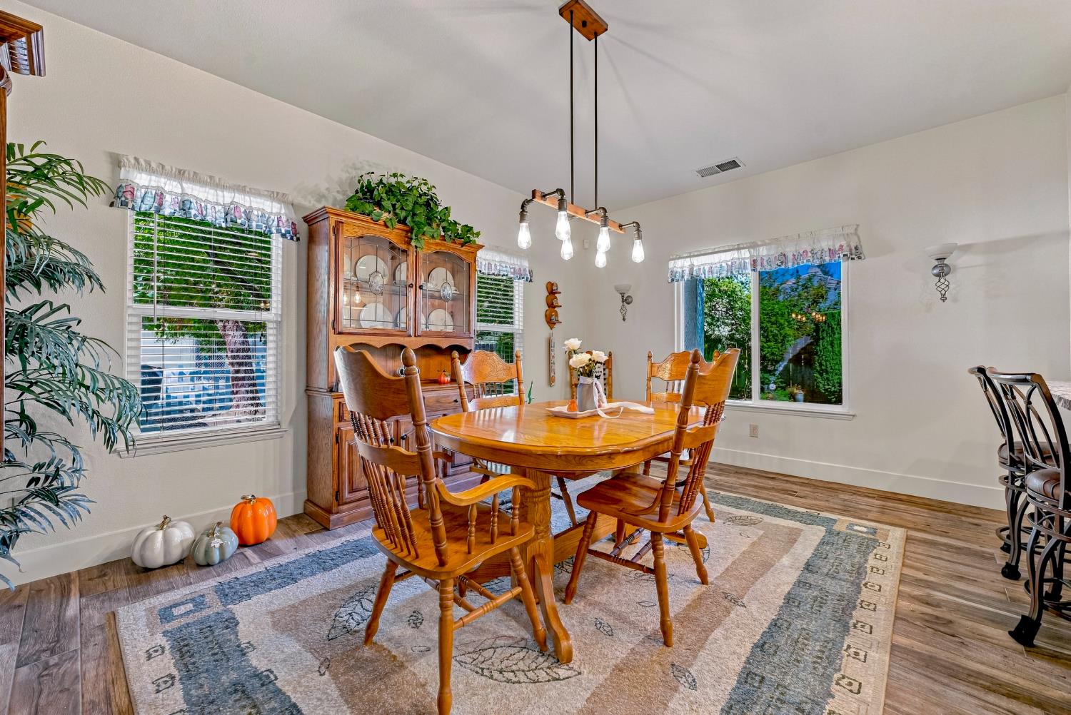6220 Yorkshire Dr, Atwater, CA 95301