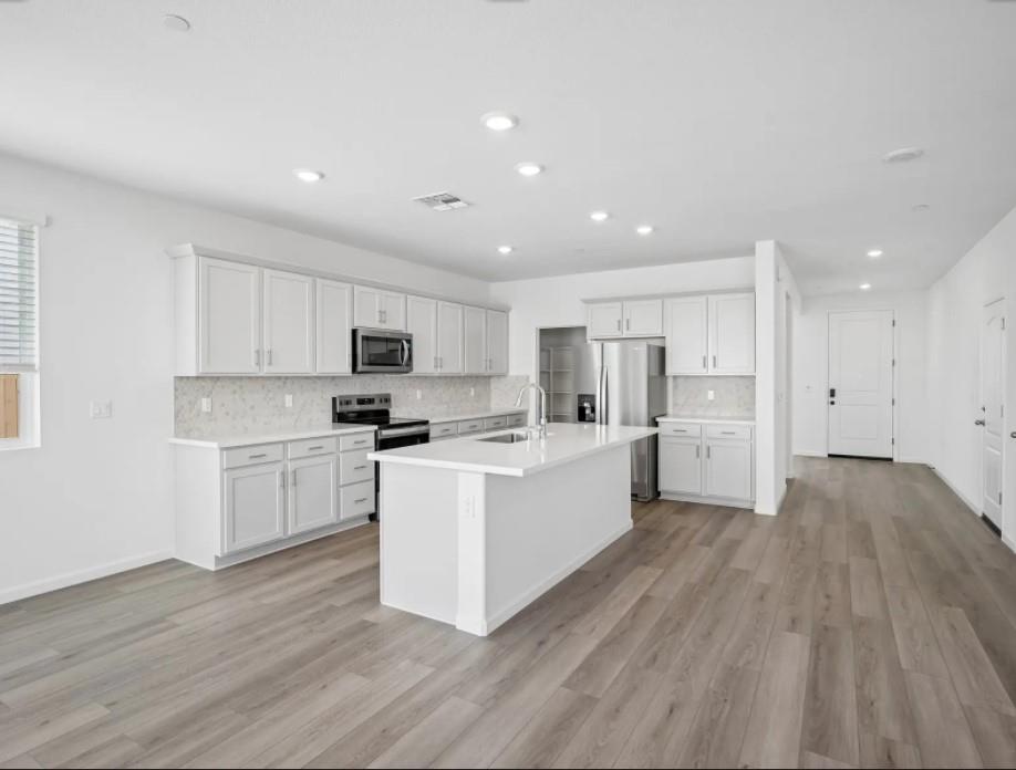 2447 Golden Bear St, Manteca, CA 95337