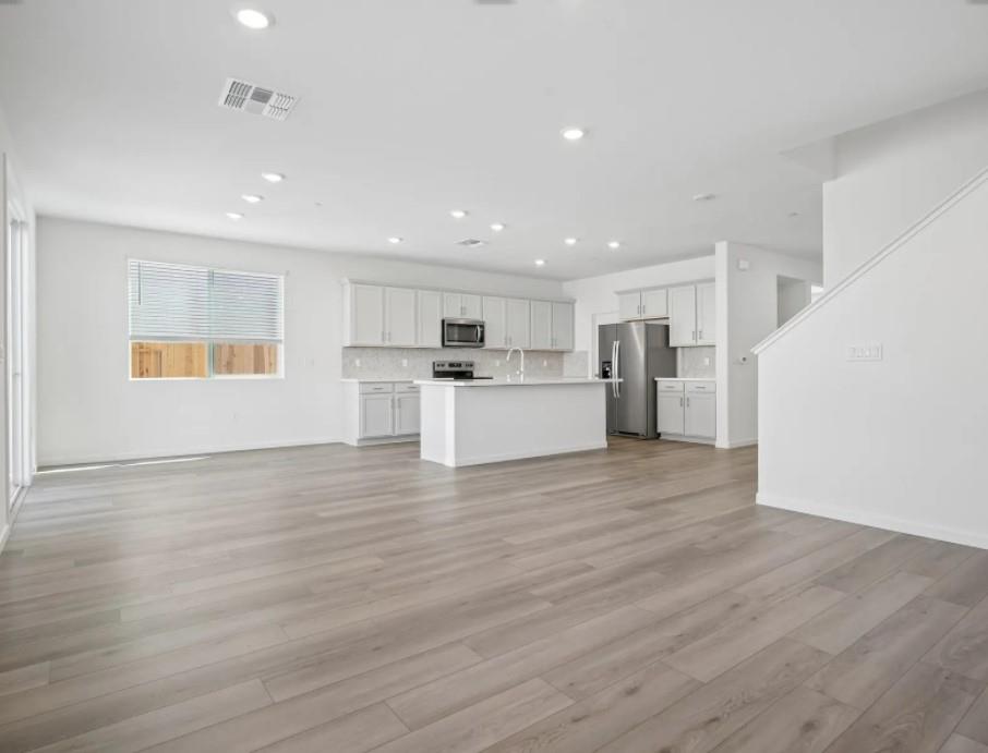2447 Golden Bear St, Manteca, CA 95337