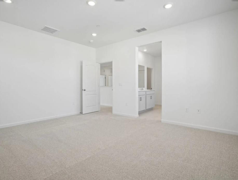 2447 Golden Bear St, Manteca, CA 95337