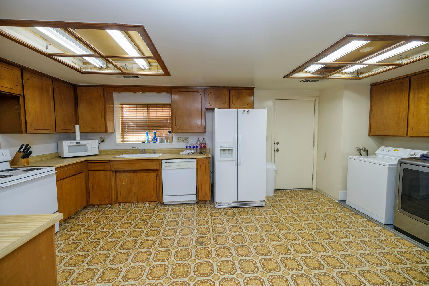 1006 Lassen Ave, Modesto, CA 95358