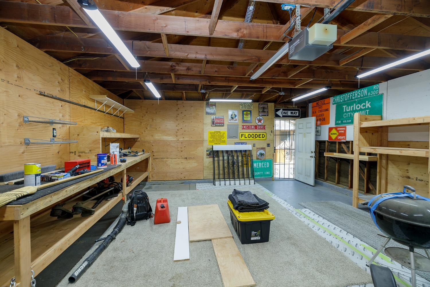 1006 Lassen Ave, Modesto, CA 95358