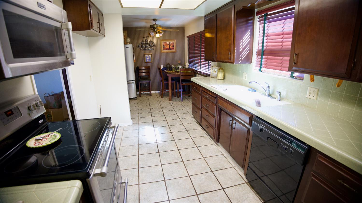 1624 Fernandes St, Modesto, CA 95355