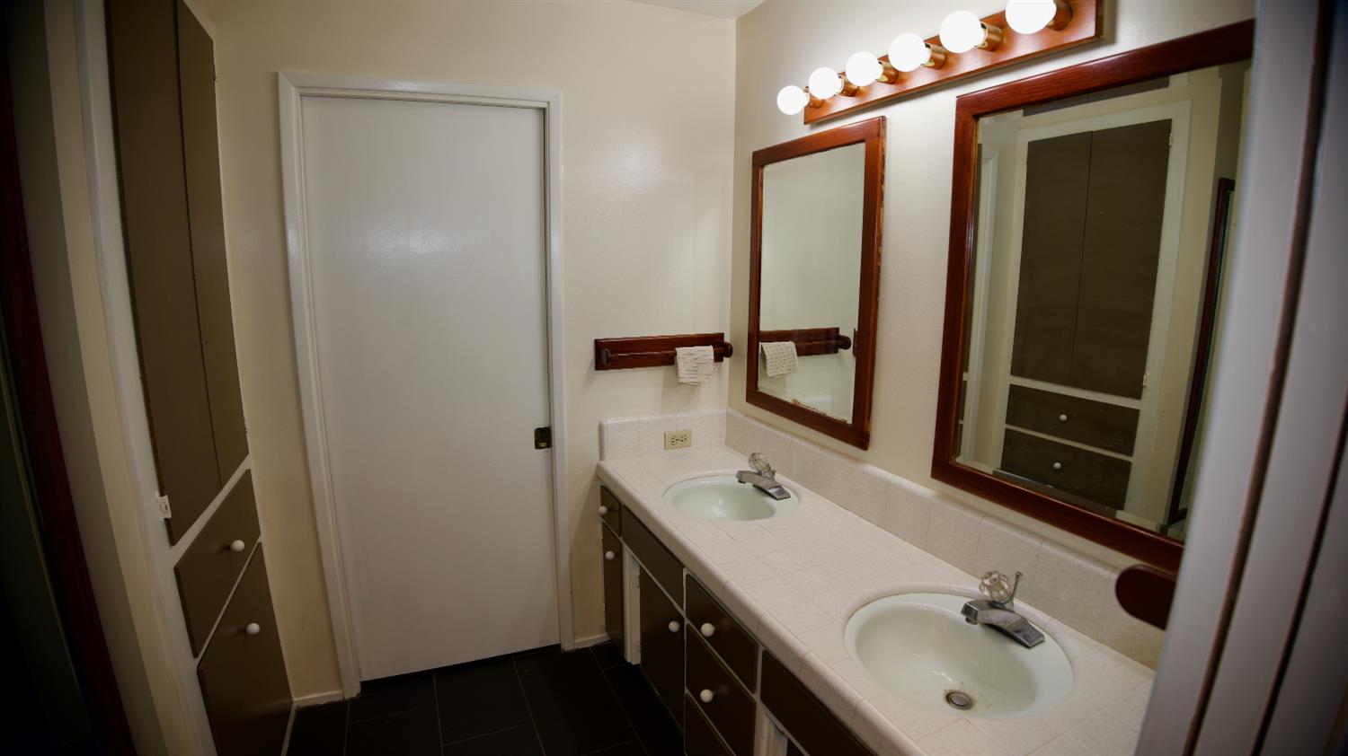 1624 Fernandes St, Modesto, CA 95355