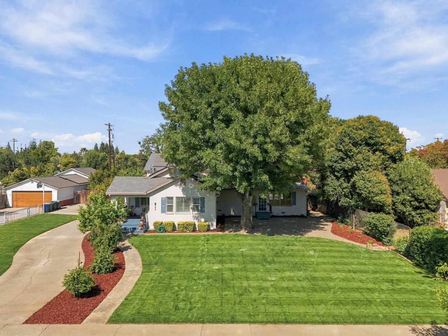611 E 20th St, Merced, CA 95340