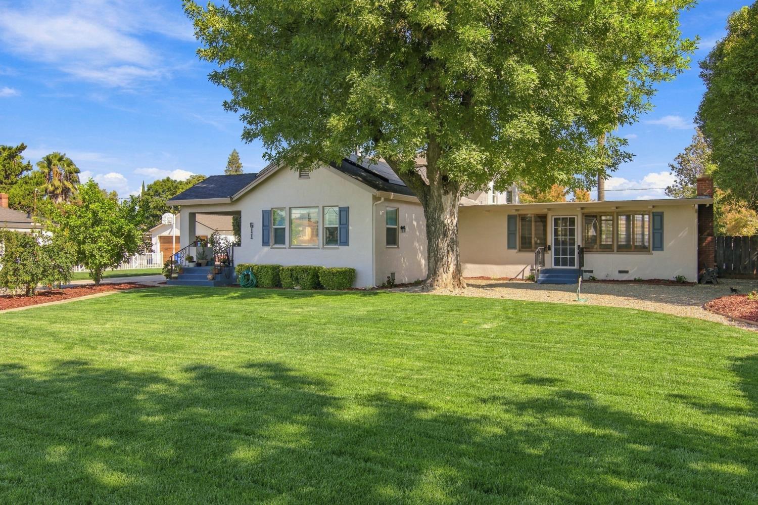 611 E 20th St, Merced, CA 95340