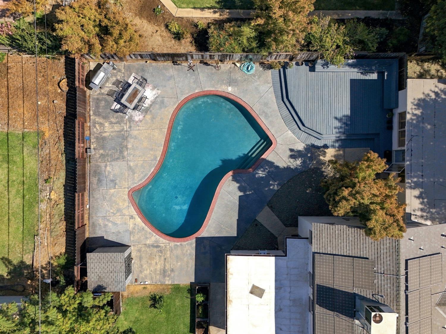 611 E 20th St, Merced, CA 95340