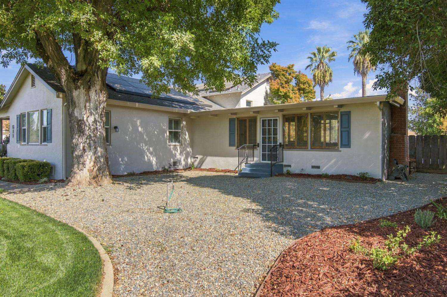 611 E 20th St, Merced, CA 95340