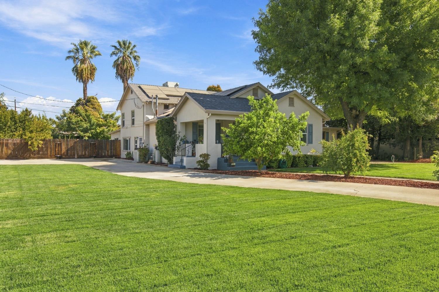 611 E 20th St, Merced, CA 95340