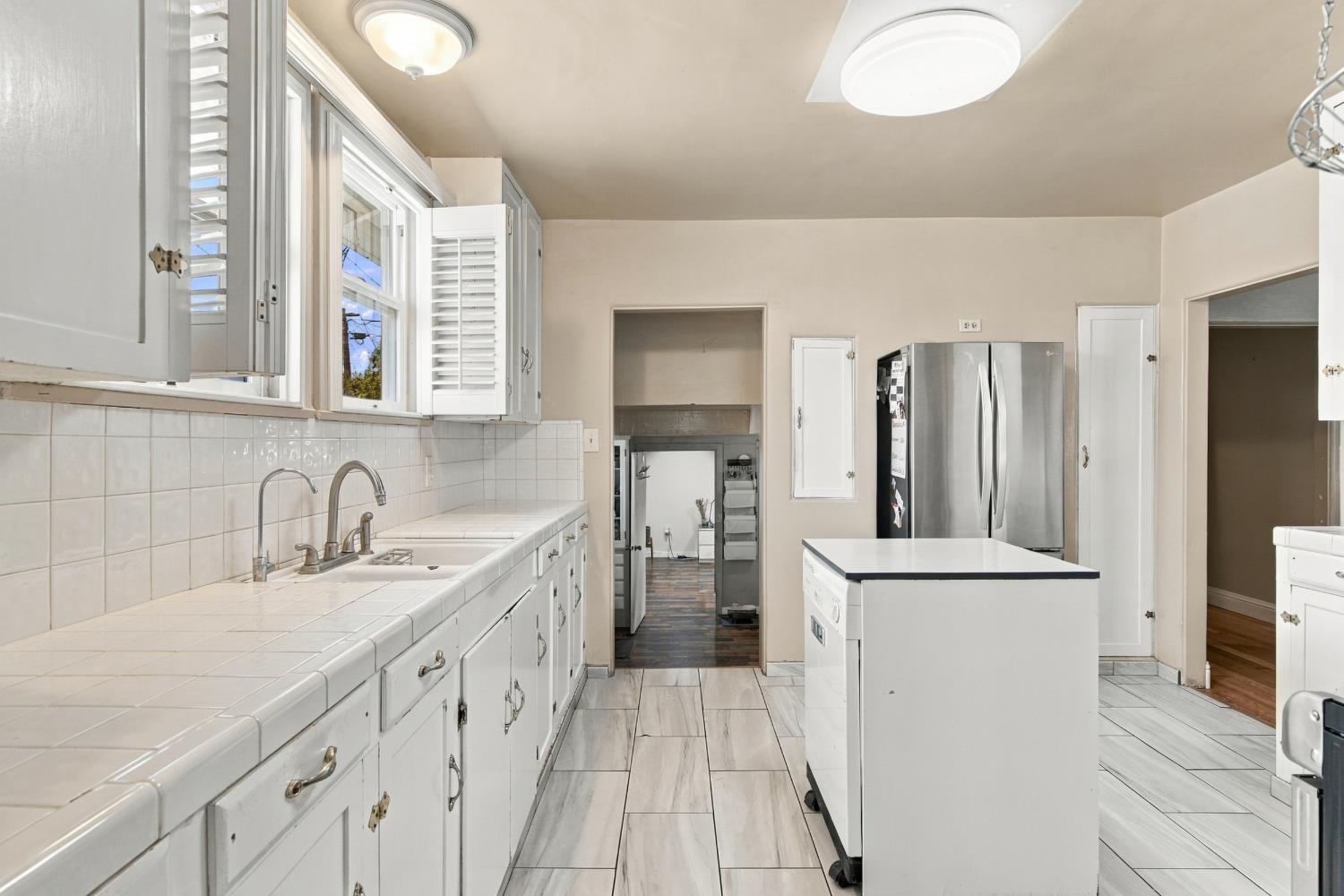 611 E 20th St, Merced, CA 95340