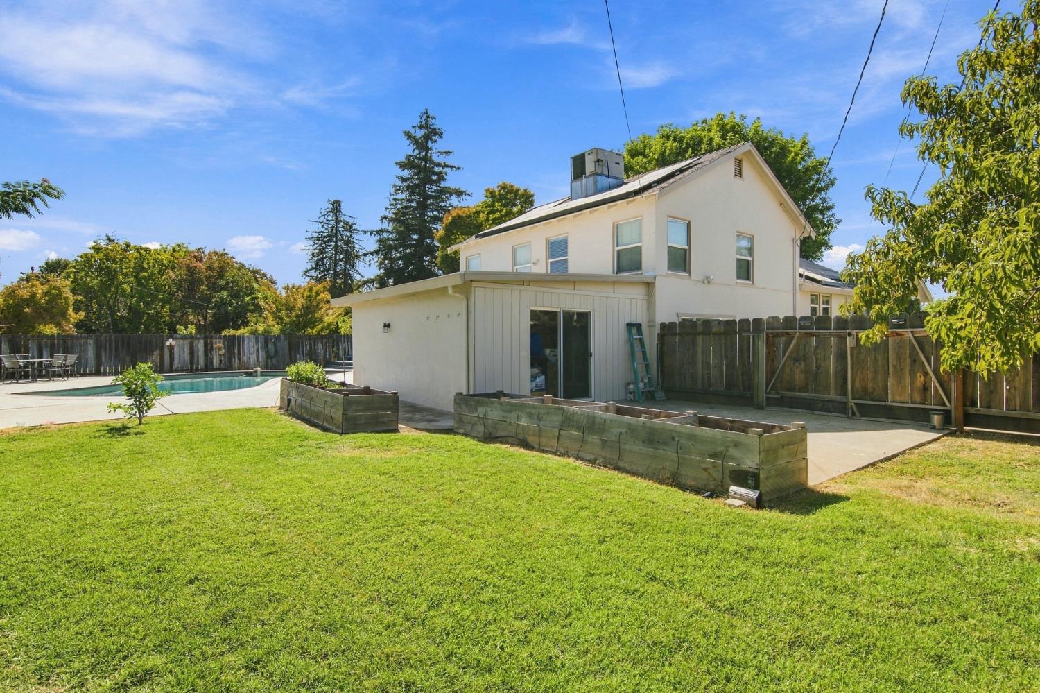 611 E 20th St, Merced, CA 95340