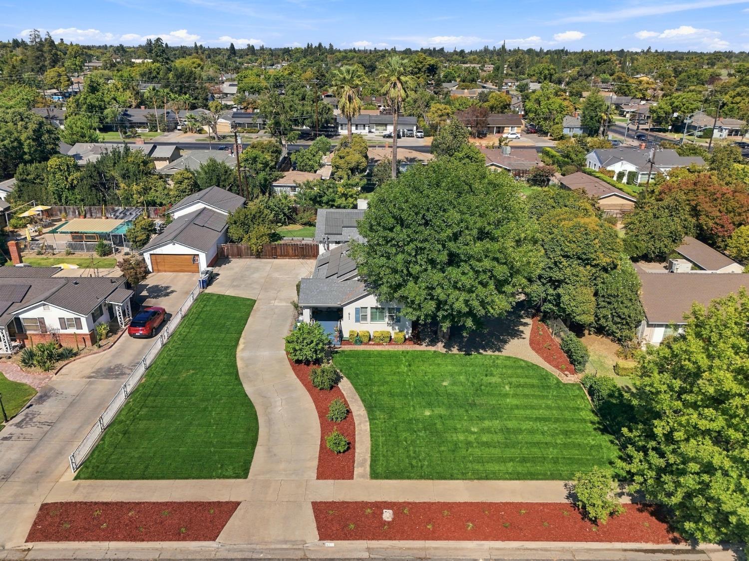 611 E 20th St, Merced, CA 95340