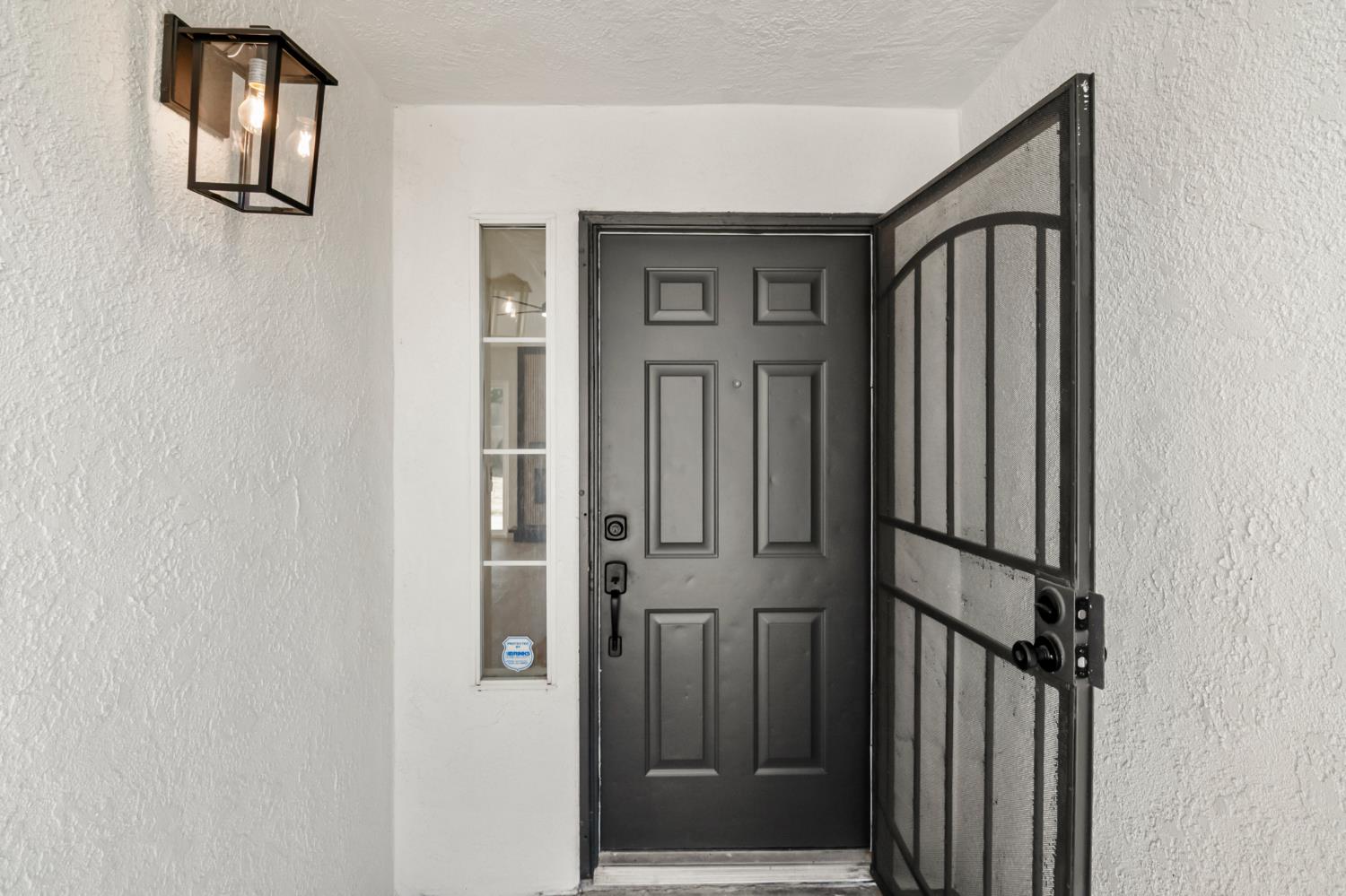 608 Bronze Ln, Waterford, CA 95386