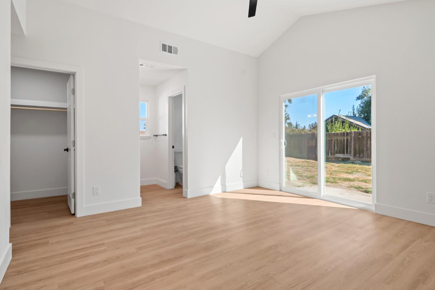 608 Bronze Ln, Waterford, CA 95386