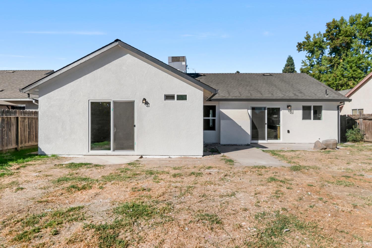 608 Bronze Ln, Waterford, CA 95386