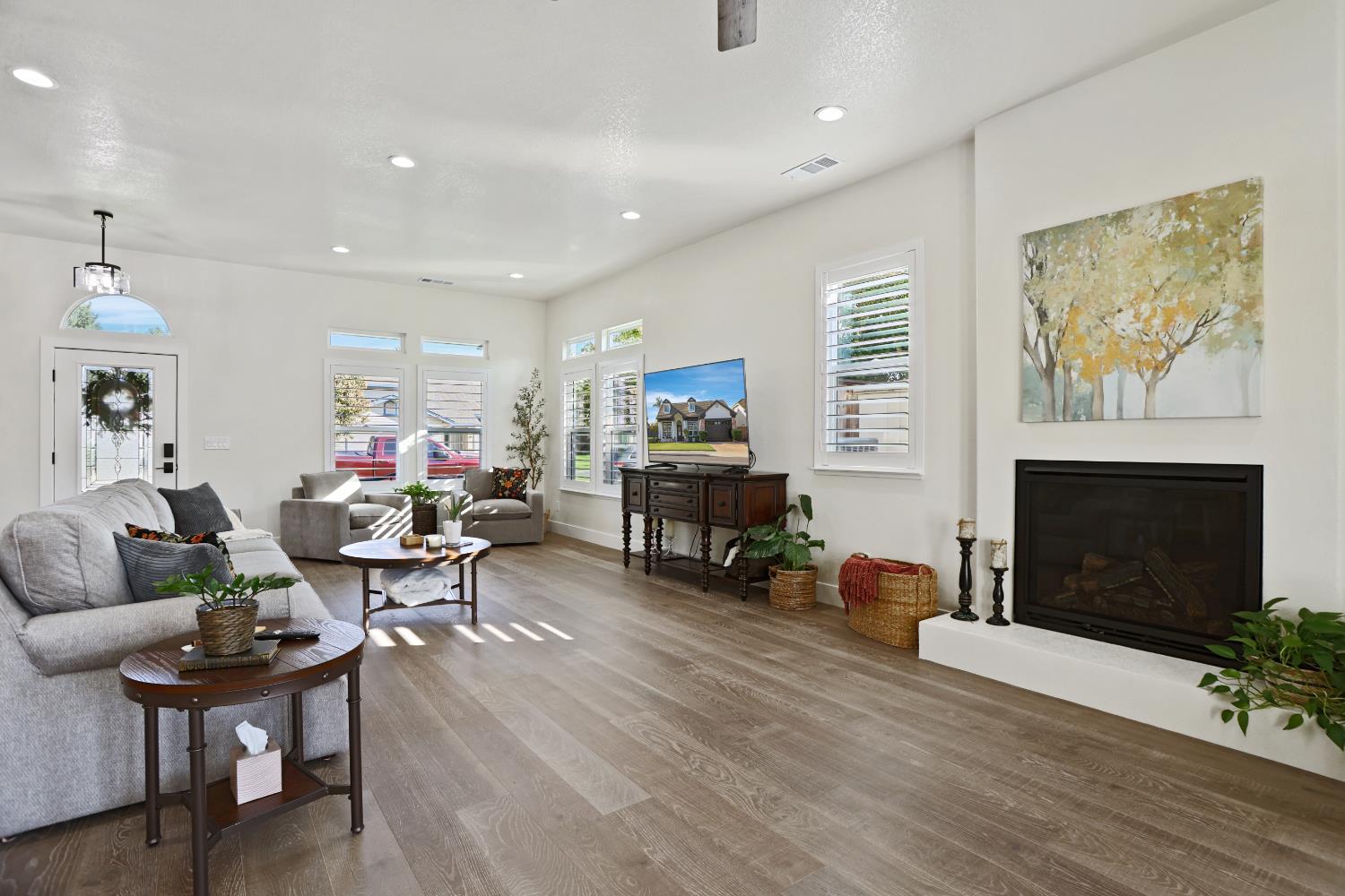 478 E Milgeo Ave, Ripon, CA 95366