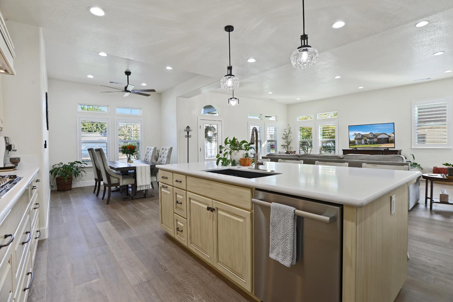 478 E Milgeo Ave, Ripon, CA 95366