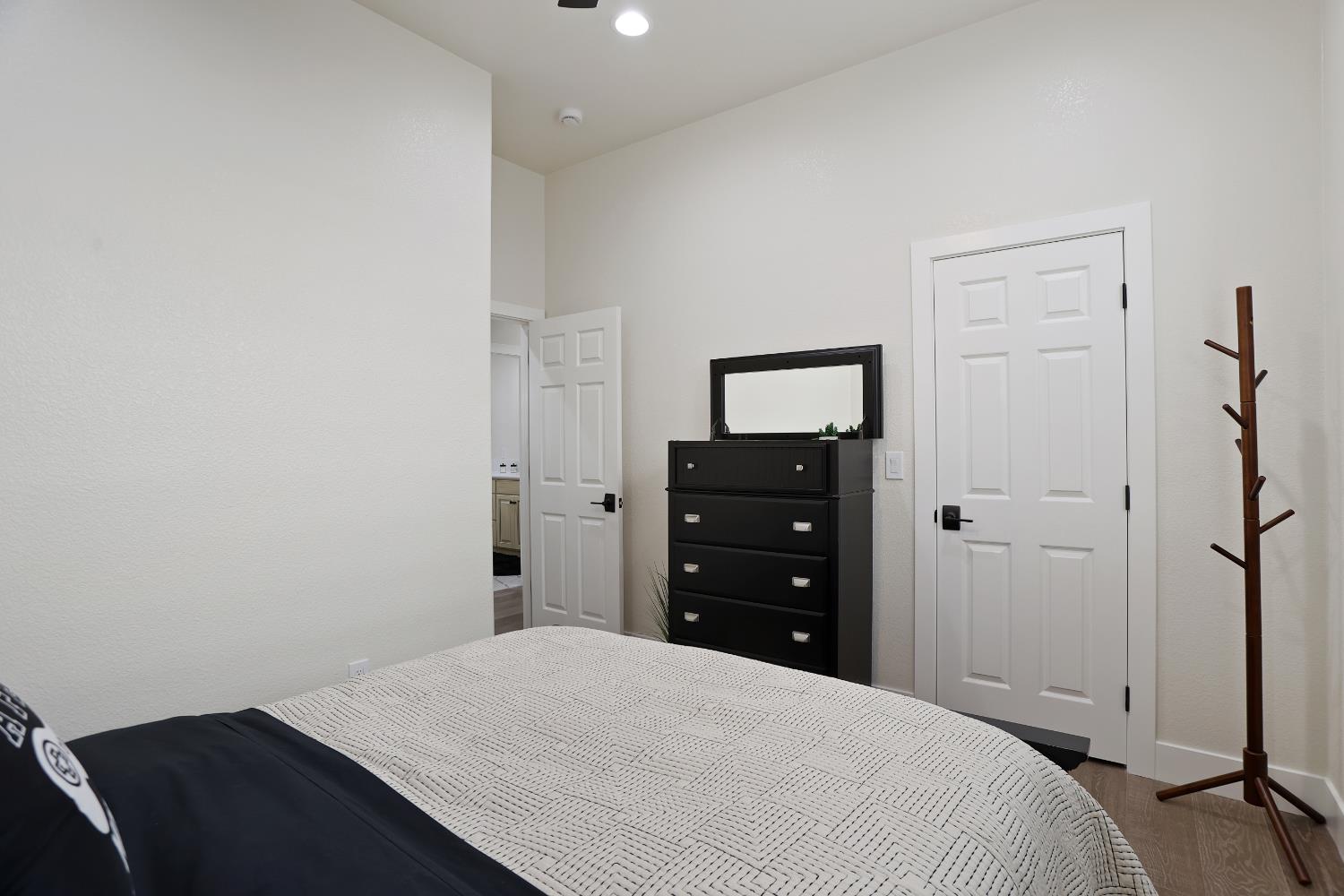 478 E Milgeo Ave, Ripon, CA 95366