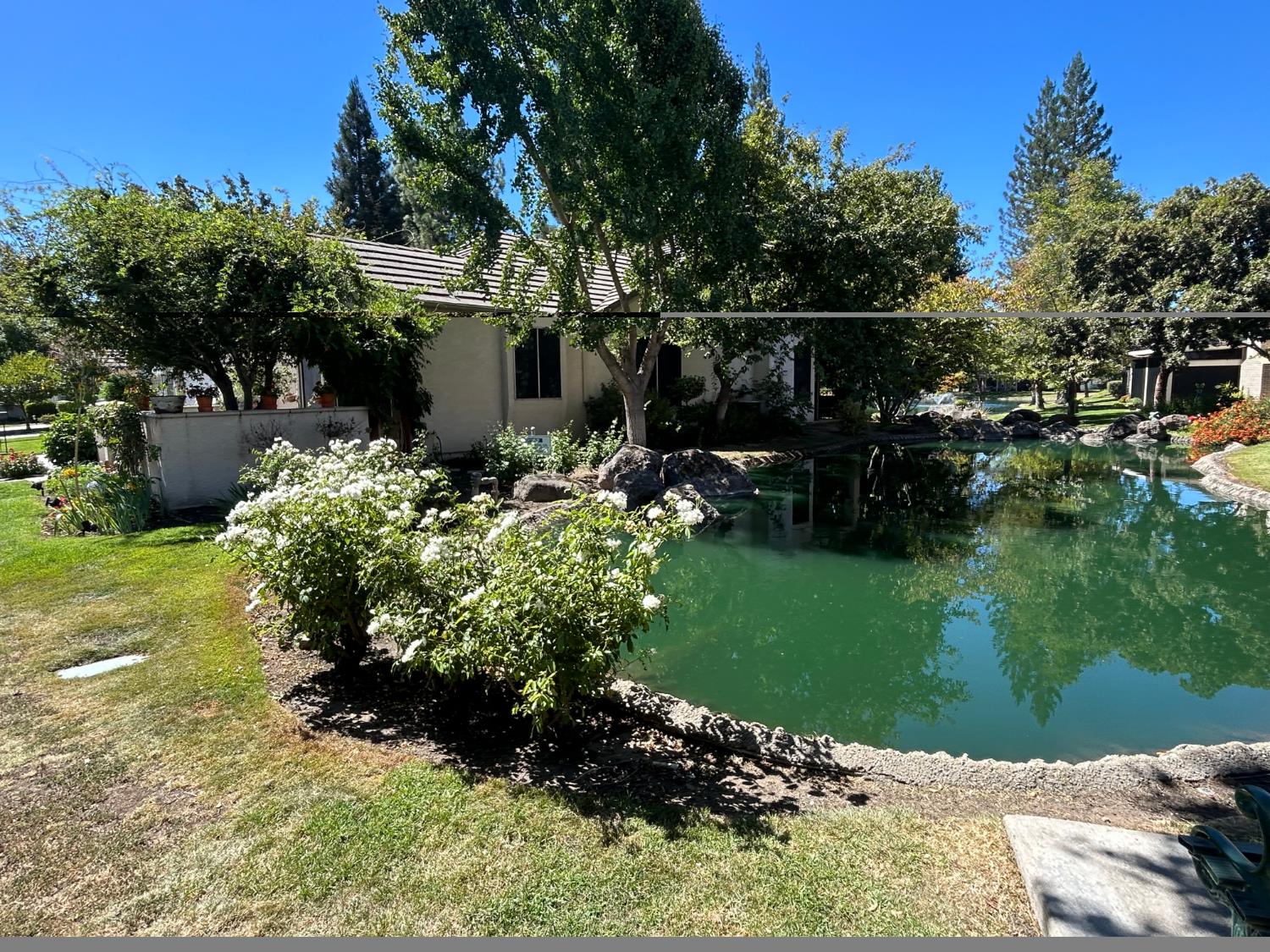 1824 E Stonebrook Ln, Clovis, CA 93611