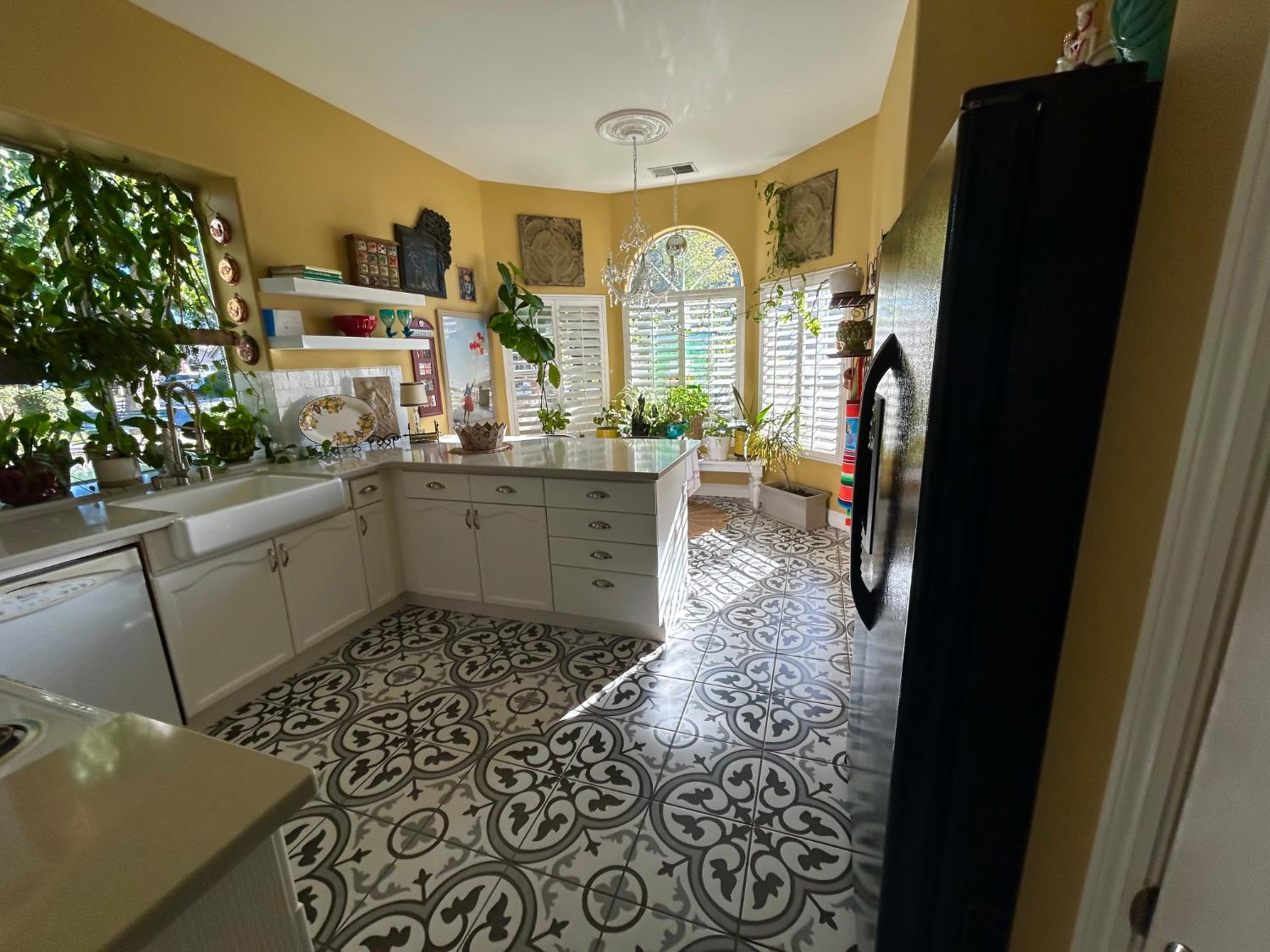 1824 E Stonebrook Ln, Clovis, CA 93611