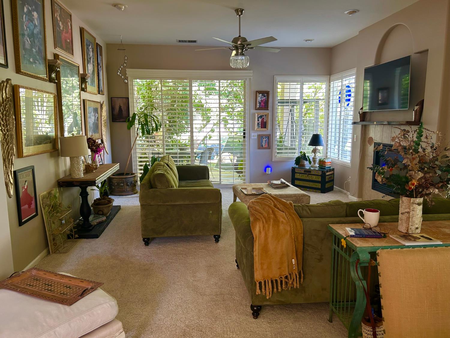 1824 E Stonebrook Ln, Clovis, CA 93611